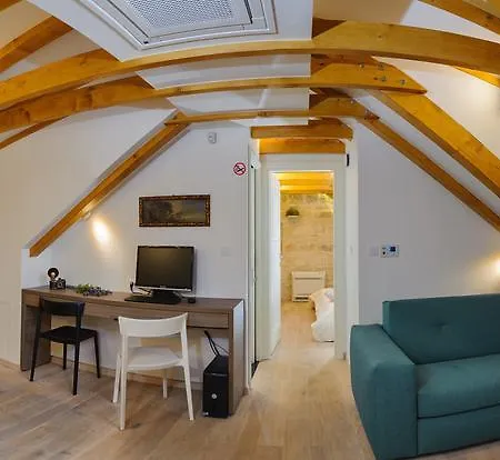 Atticus Lägenhet Split